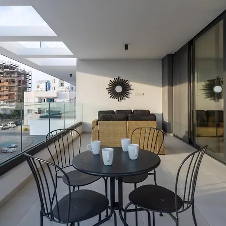 Beachcomber 2-bedroom In Апартаменты *