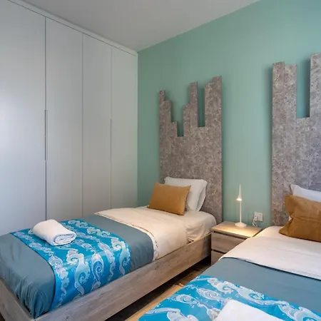 Beachcomber 2-bedroom In * Ларнака