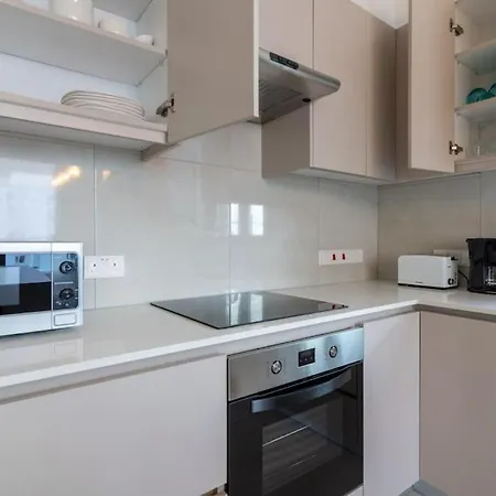 Apartment Beachcomber 2-bedroom In *