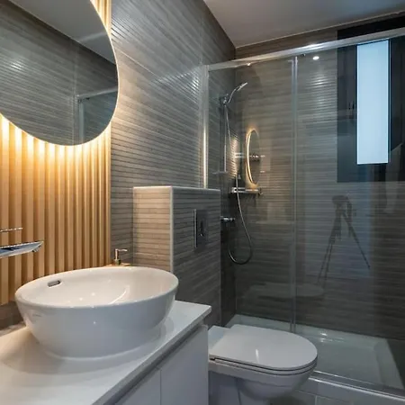 Apartment Beachcomber 2-bedroom In Larnaca